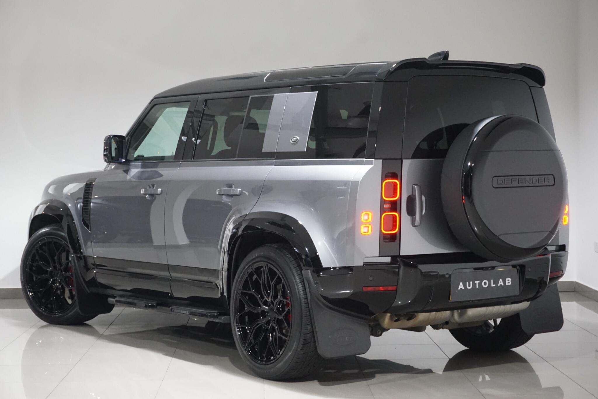Land Rover Defender 110 3.0 D200 MHEV SE SUV 5dr Diesel Auto 4WD Euro 6 (s/s) (200 ps)